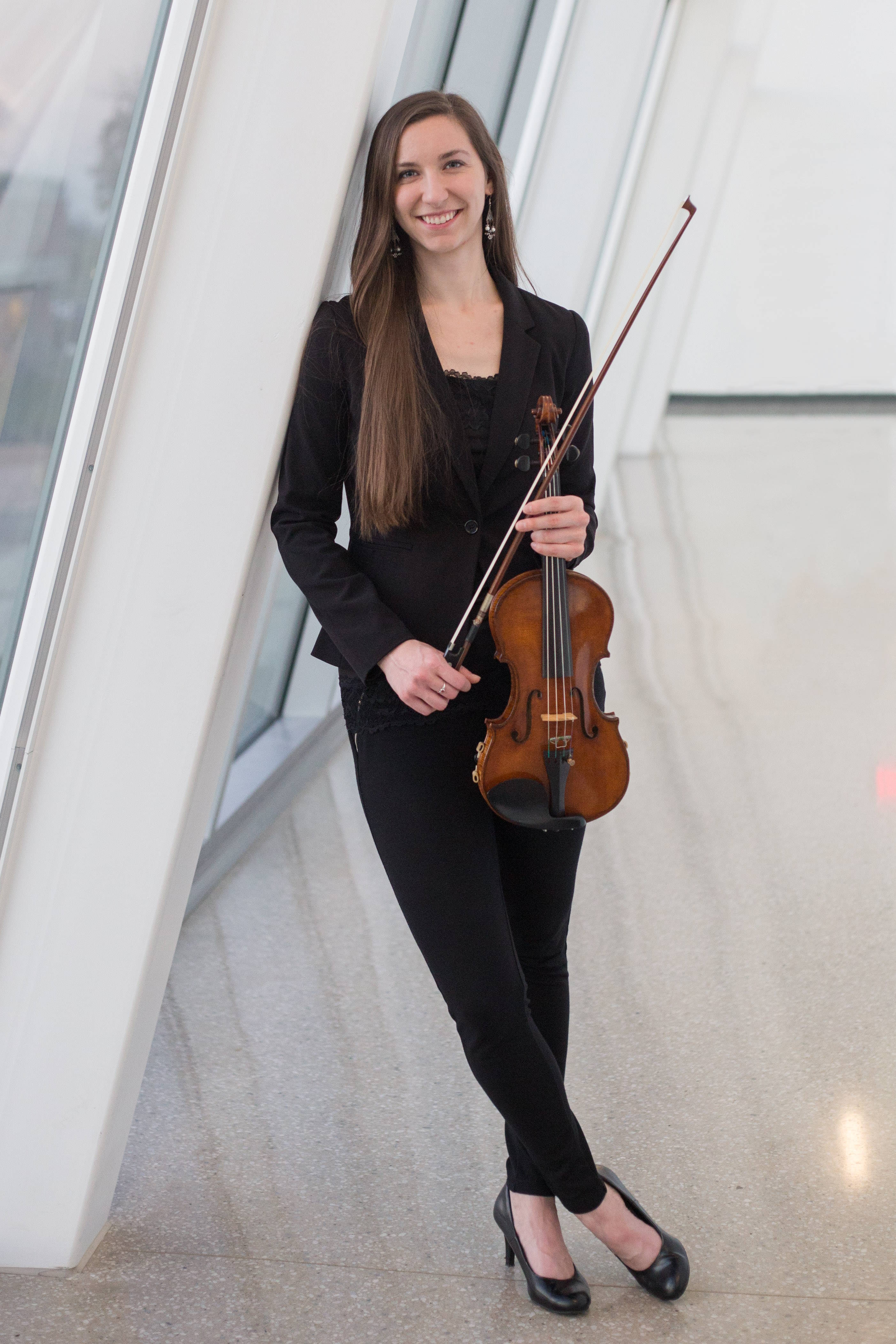 Picture of Brandi Main holding her violin